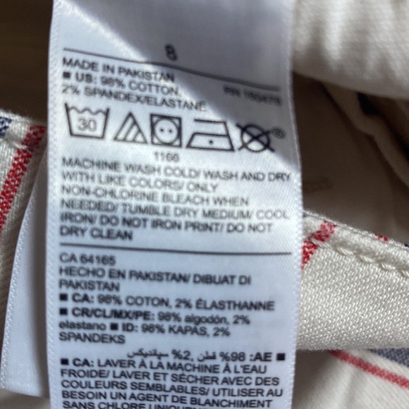 Old Navy Women’s Mid Rise Button Fly Red White Blue Stretch Shorts 5” Inseam NWT - Picture 7 of 7